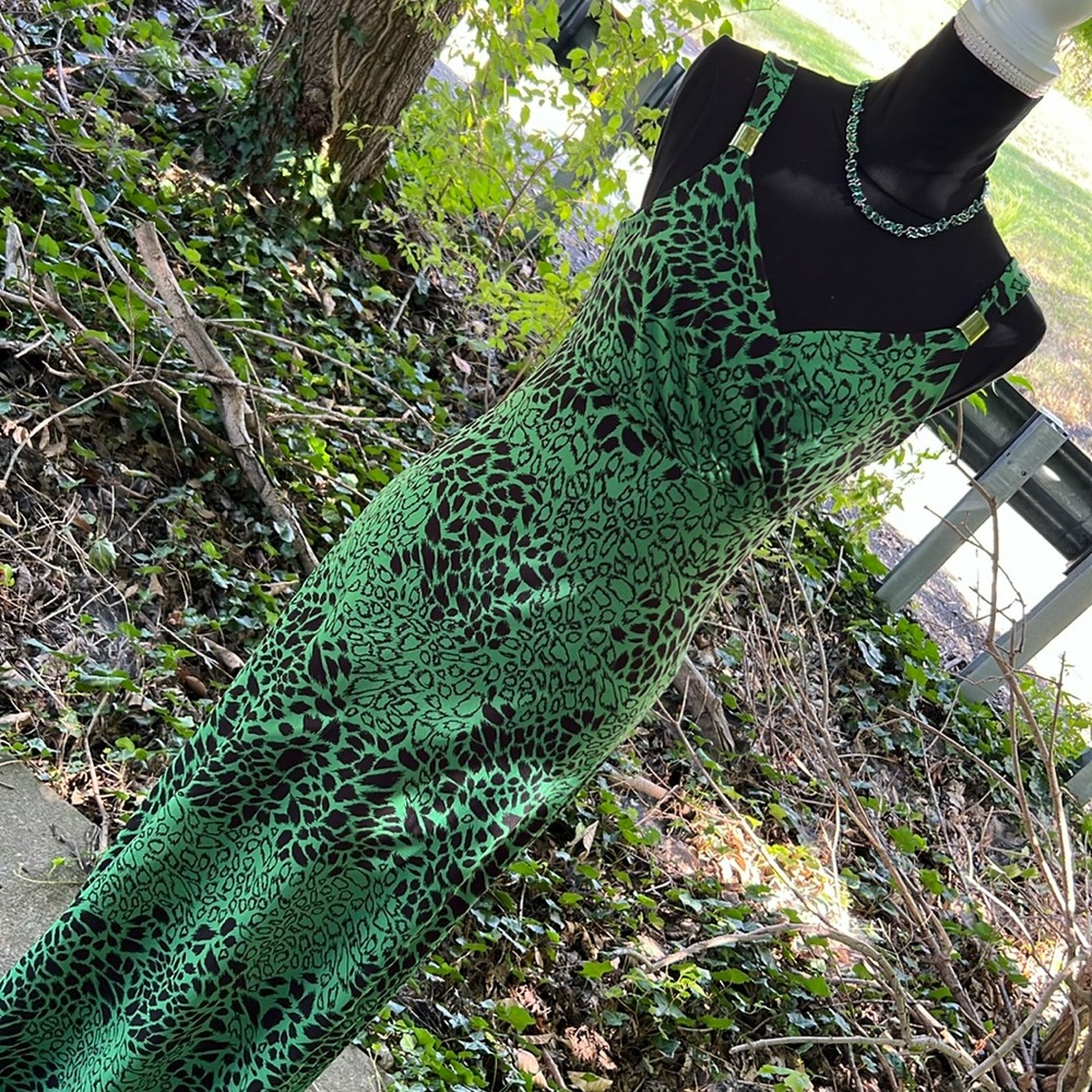 WHBM Elegant Green & Black print Jersey Maxi dress